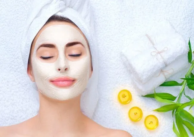 BEAUTY: WOMEN WHO LOVE FACIALS